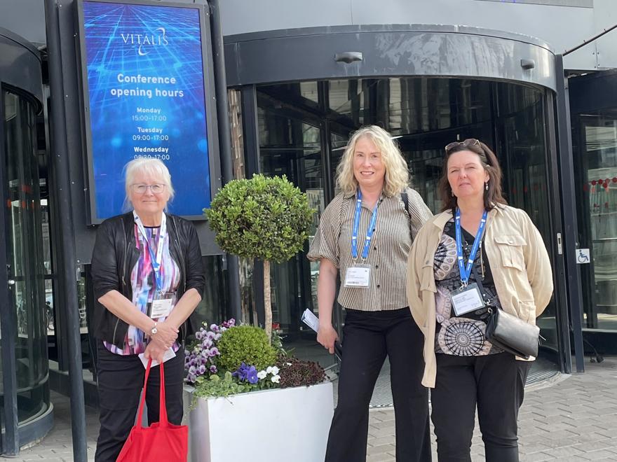 Margaretha Lundin, Eva Svensson och Christina Leksell från SkaS vid VITALIS-mässan i Göteborg 2023.